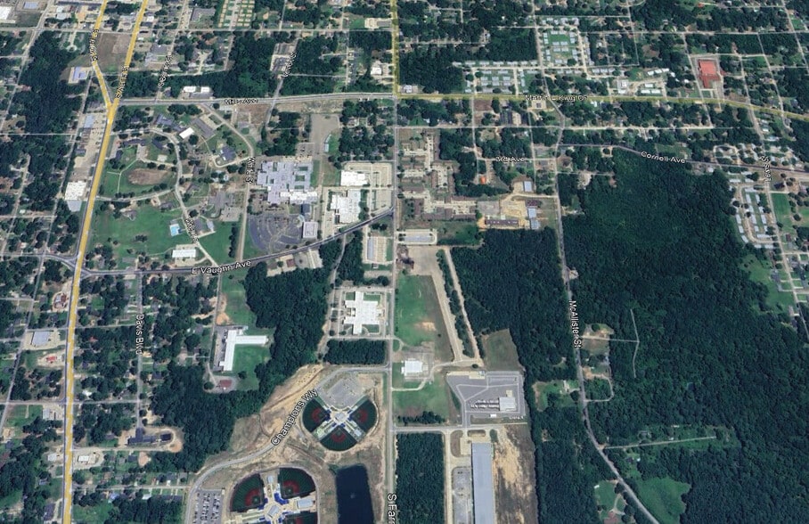 More Photos Of 1401 Ezell St, Ruston Hospital For Sale