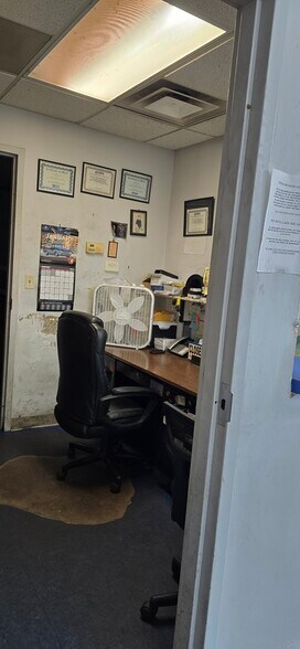 More Photos Of 1302 W US Highway 30, Schererville Auto Repair For Sale