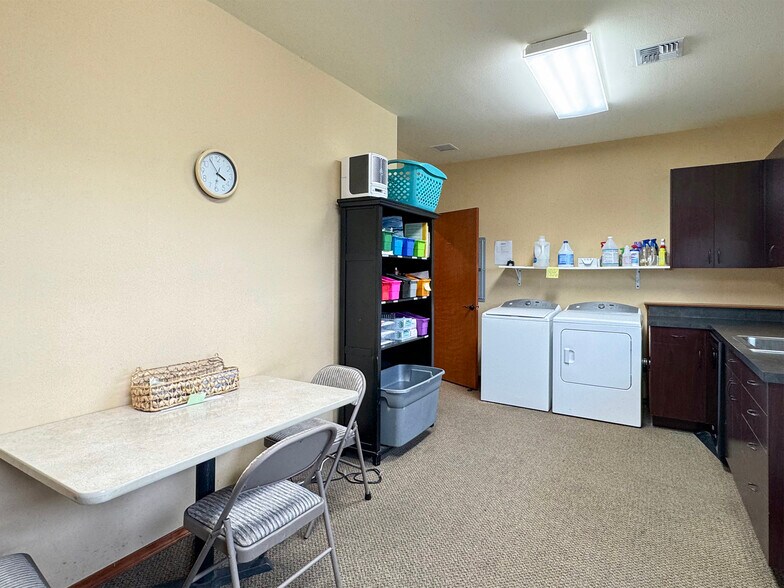 More Photos Of 534 N 5th Ave, Sequim Medical For Lease