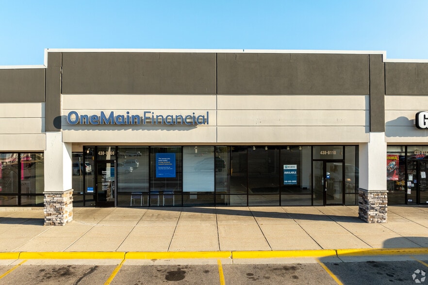 More Photos Of 438-462 E Edgewood Blvd & SEC American Rd & E Edgewood Blvd, Lansing Storefront For Lease