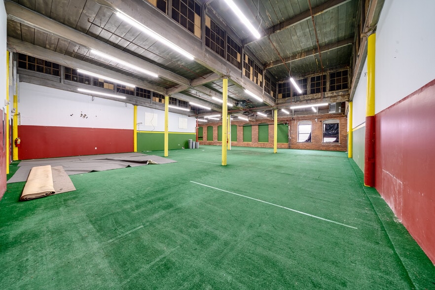 More Photos Of 224 Stockton St, Phillipsburg Showroom For Lease