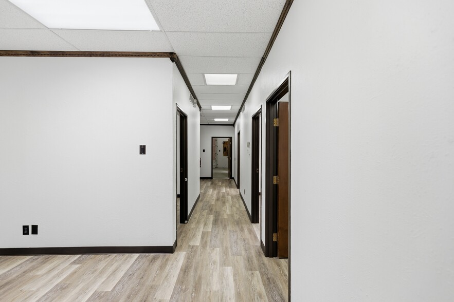 More Photos Of 4440-4460 Spring Valley Rd, Dallas Unknown For Lease