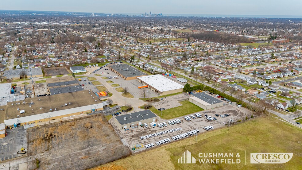 More Photos Of 4346-4376 Cranwood Pky, Warrensville Heights Warehouse For Lease