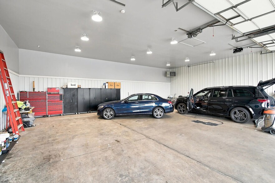 More Photos Of 1375 Old York Rd, Allentown Auto Repair For Sale