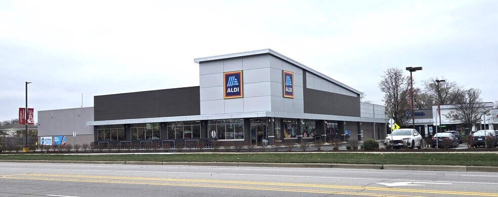 Primary Photo Of 7901-7965 E Golf Rd, Morton Grove Unknown For Lease