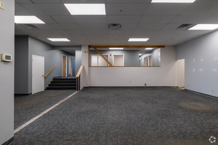 More Photos Of 175 Amherst St, Nashua Freestanding For Lease