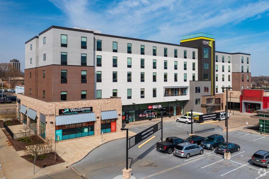 Primary Photo Of 2270 W 80 1/2 St, Bloomington Hotel For Lease