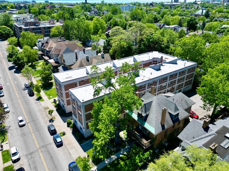 More Photos Of 400 Elmwood Ave, Buffalo Apartments For Sale