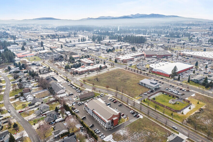 More Photos Of 8382 N Wayne Dr, Hayden Medical For Sale