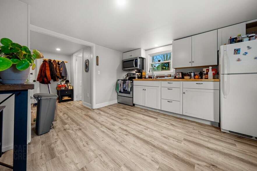 More Photos Of 15 South St, Freeport Apartments For Sale
