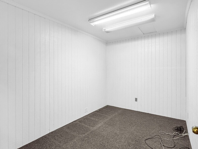 More Photos Of 920 S Atlantic Blvd, Los Angeles Office For Sale