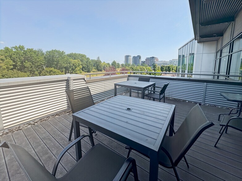 More Photos Of 4605 Boul Lapinière, Brossard Coworking Space