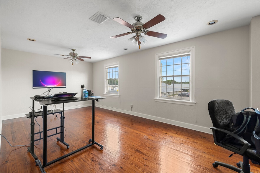More Photos Of 7024 Central Ave, Saint Petersburg Medical For Sale
