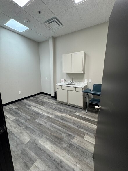 More Photos Of 4206 Dalrock Rd, Rowlett Unknown For Lease