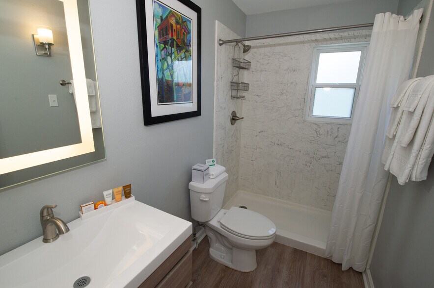 More Photos Of 519 Frenchmen St, New Orleans Hotel For Sale