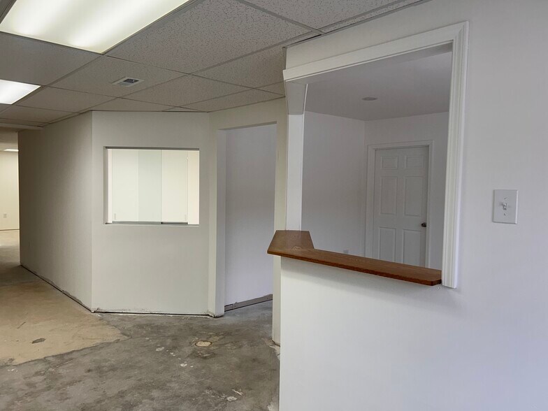 More Photos Of 204 W Pitman St, O'Fallon Office For Lease