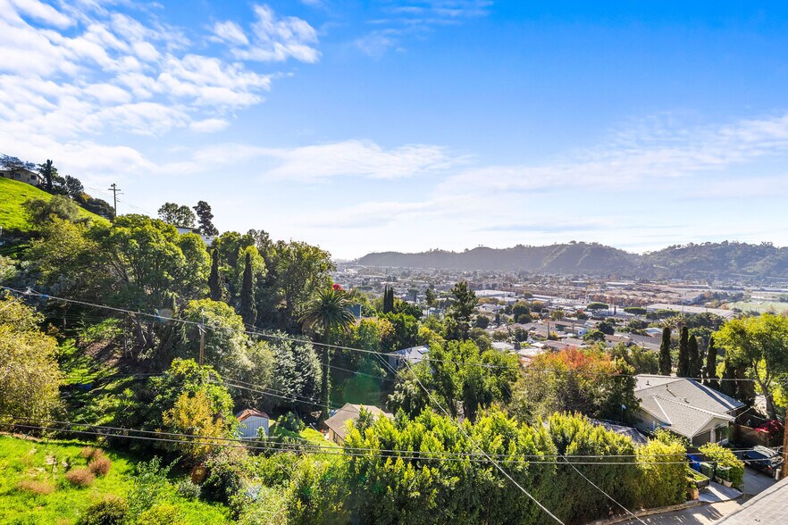 More Photos Of 3055 Future St, Los Angeles Apartments For Sale