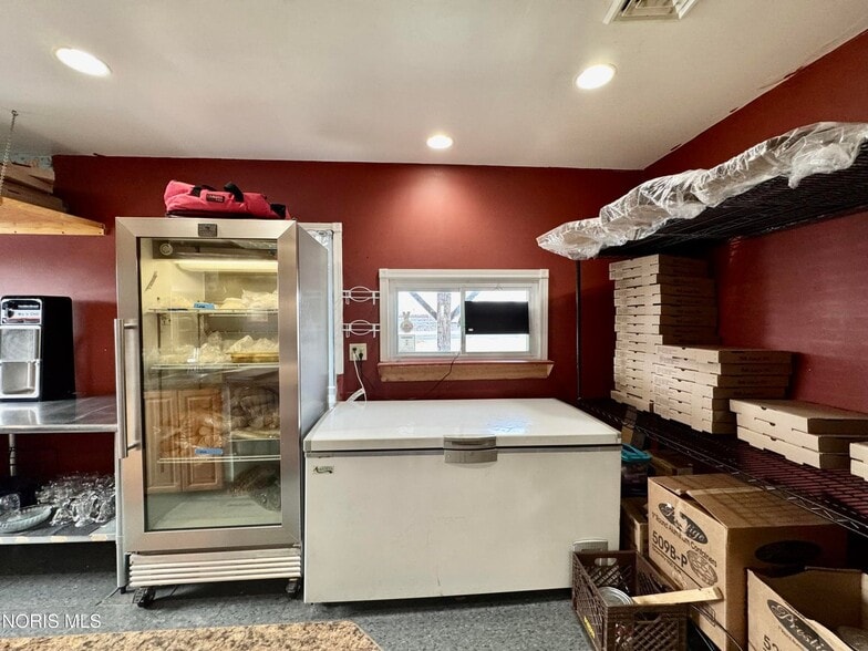 More Photos Of 404 W Vine St, Edgerton Restaurant For Sale