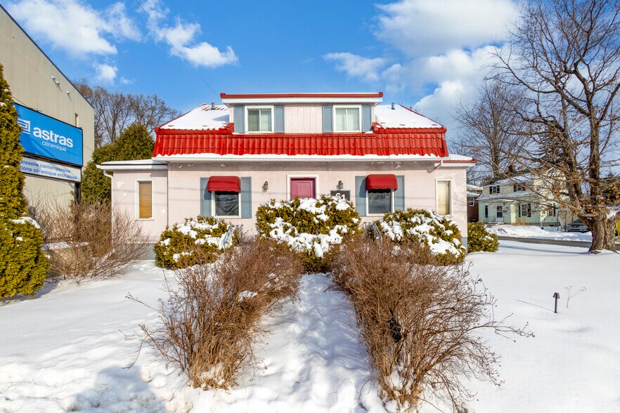 More Photos Of 61 Boul Grand, L'Île-Perrot Office For Lease