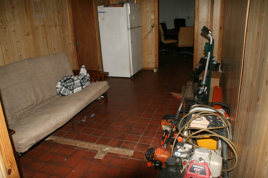 More Photos Of 1308 W Bluff St, Woodville Storefront Retail Office For Sale