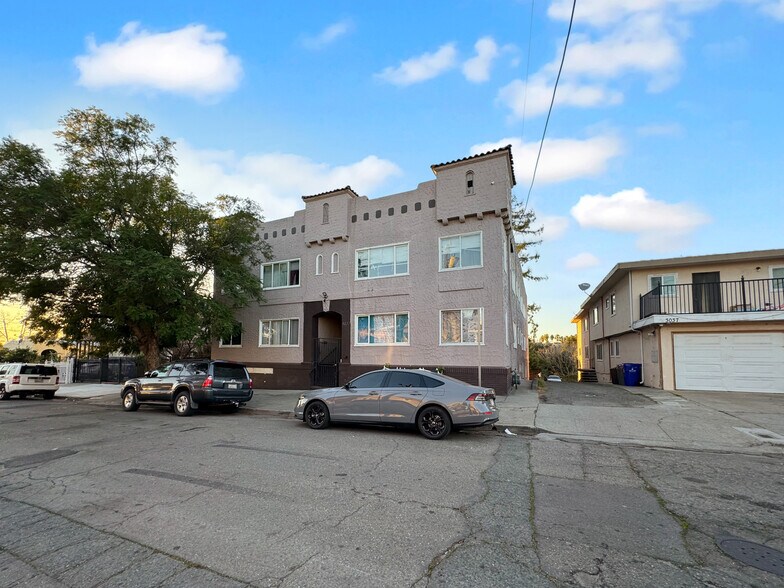 More Photos Of 3027 Capp St, Oakland Apartments For Sale