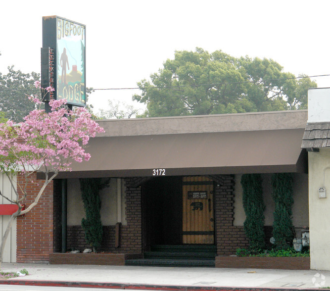 Primary Photo Of 3172 Los Feliz Blvd, Los Angeles Bar For Sale