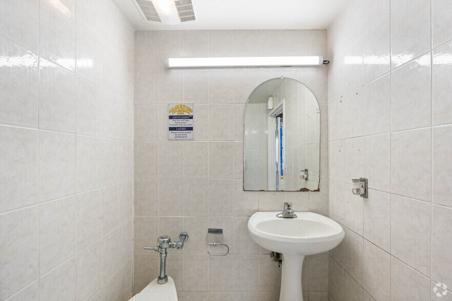 More Photos Of 14711-14713 Baltimore Ave, Laurel Light Manufacturing For Lease