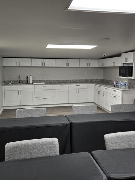 More Photos Of 6414 E Houston Rd, Houston Office For Lease