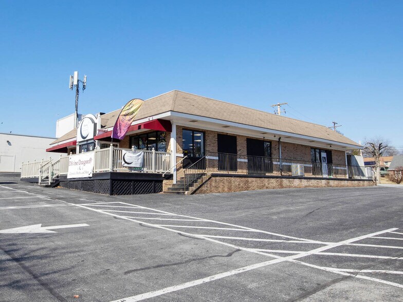 More Photos Of 1841 Columbia Ave, Lancaster Freestanding For Lease