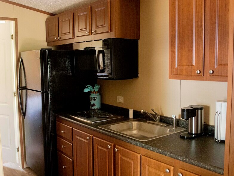 More Photos Of 4250 TX-154, Yantis Hotel For Sale