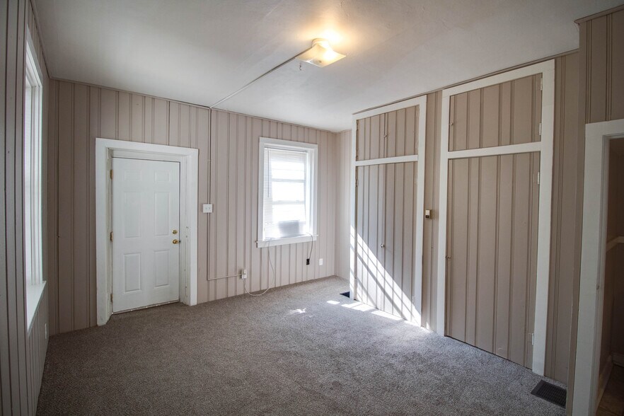 More Photos Of 1011 State St, Alton Apartments For Sale