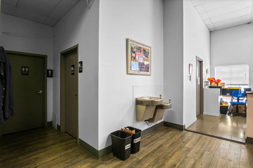More Photos Of 225 Mariposa St, Denver Manufacturing For Lease