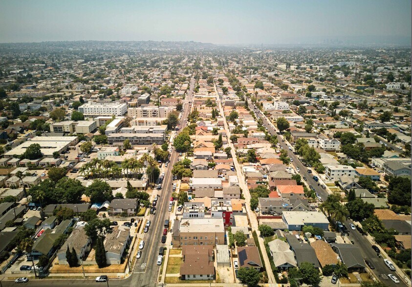 More Photos Of 1165 W 39th St, Los Angeles Apartments For Sale