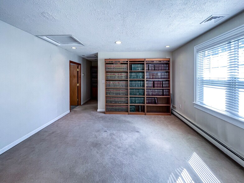More Photos Of 300 Worcester Rd, Framingham Office For Sale