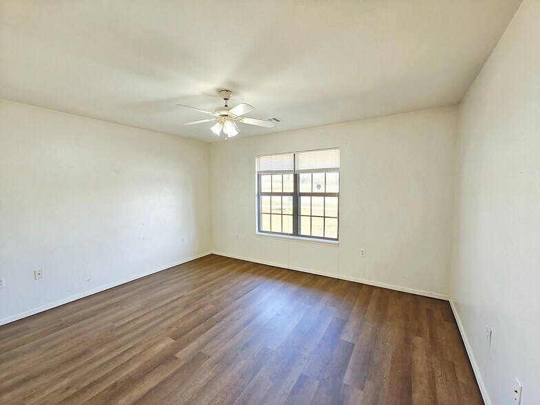 More Photos Of 1133 W 4th St, Tahlequah Apartments For Sale