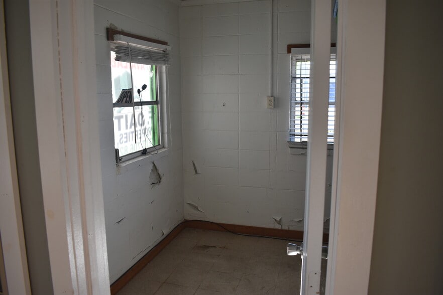 More Photos Of 1484 Broad St, Augusta Freestanding For Sale