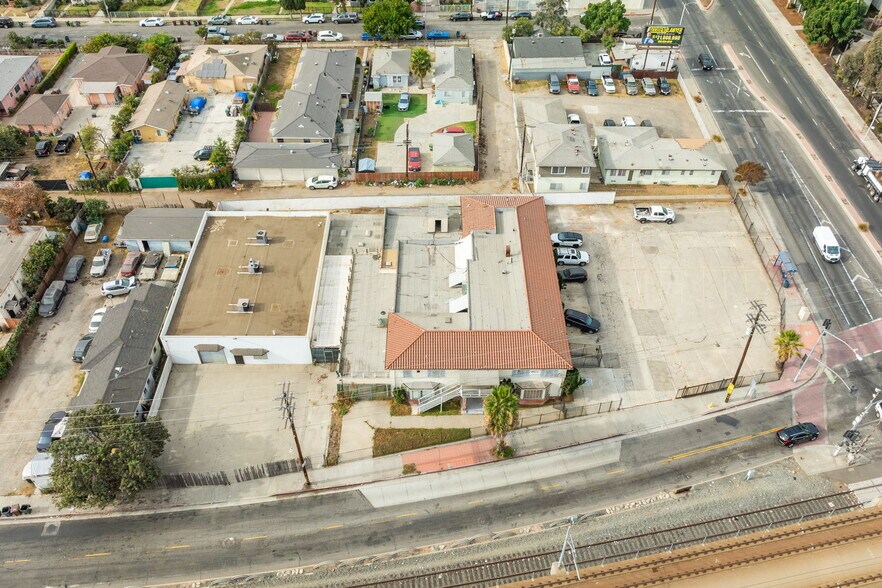 More Photos Of 915-1011 N Willowbrook Ave, Compton Warehouse For Sale