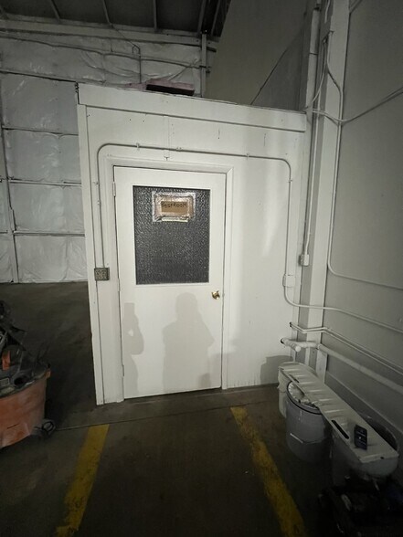 More Photos Of 5503 18th Ave, Kenosha Warehouse For Lease