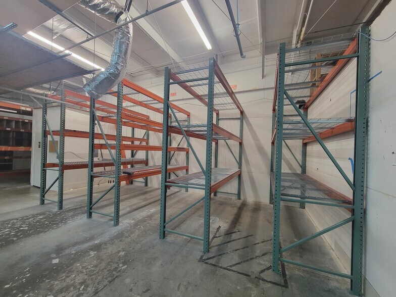 More Photos Of 3888 Mannix Dr, Naples Light Manufacturing For Lease