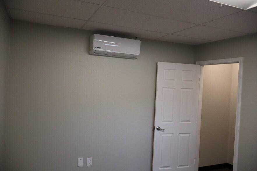 More Photos Of 6911 Doniphan Dr, El Paso Office For Lease