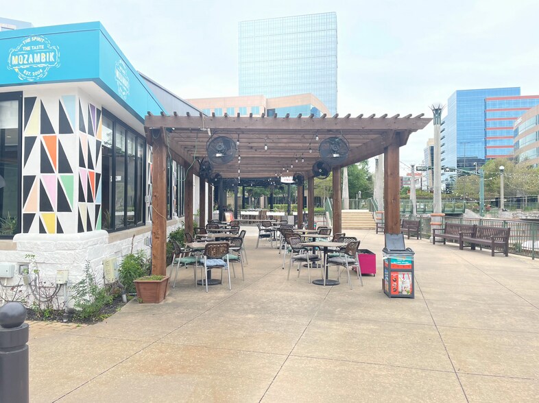 More Photos Of 1201 Lake Woodlands Dr, The Woodlands General Retail For Sale
