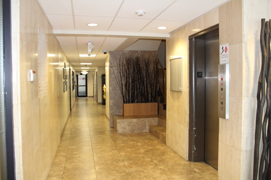 More Photos Of 915 NE 125th St, Miami Medical For Lease