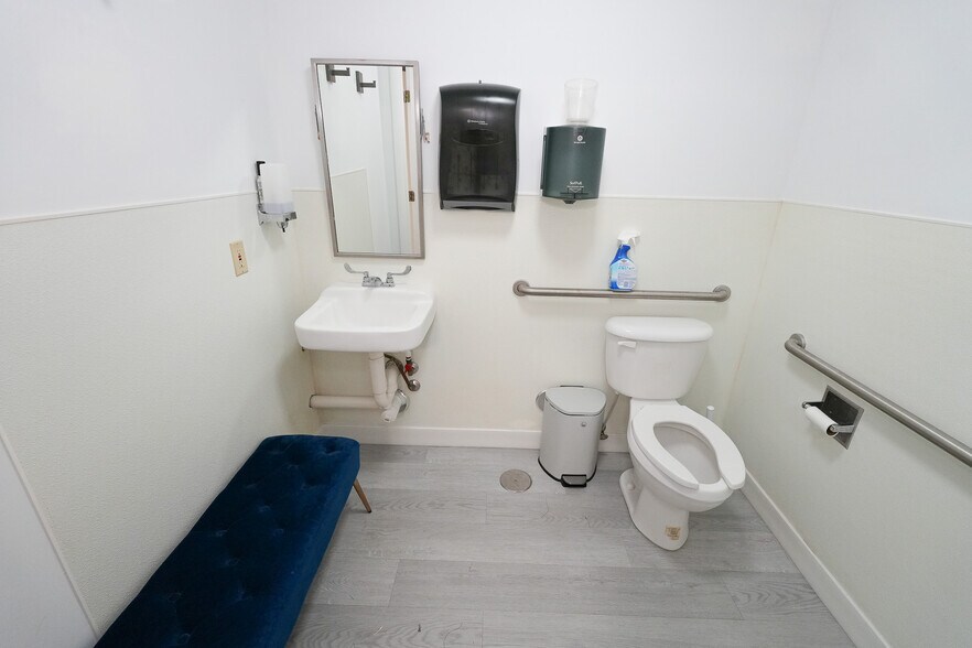 More Photos Of 13605 SW 149th Ave, Miami Warehouse For Sale