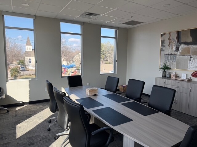 More Photos Of 200 E 8th St, Georgetown Storefront Retail Office For Lease