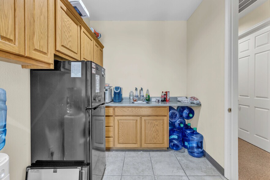 More Photos Of 109 Falls Ct, Boerne Medical For Lease