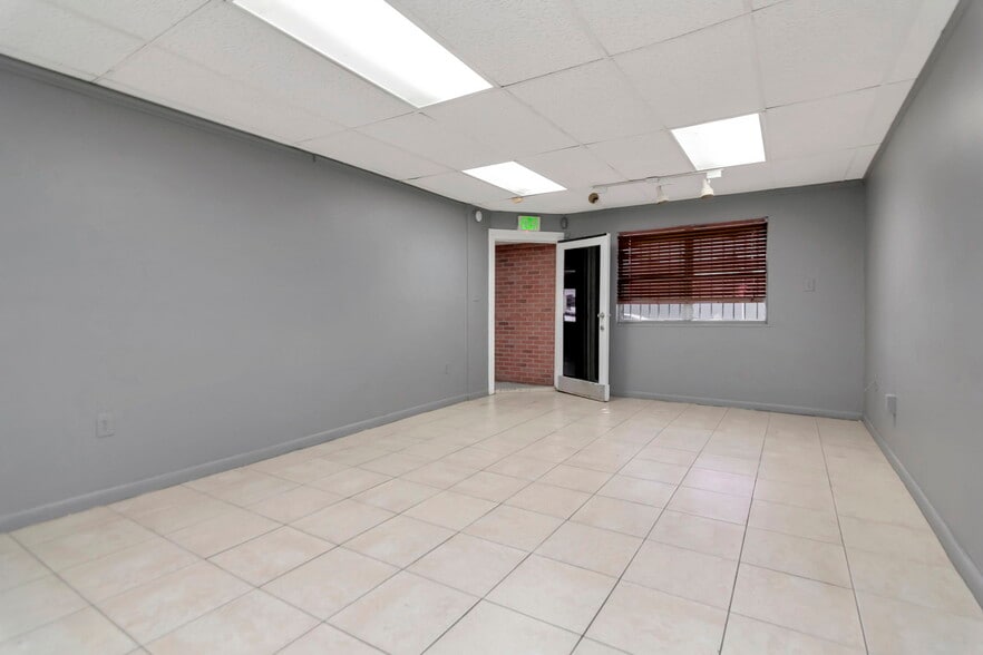 More Photos Of 308 E Waters Ave, Tampa Restaurant For Sale