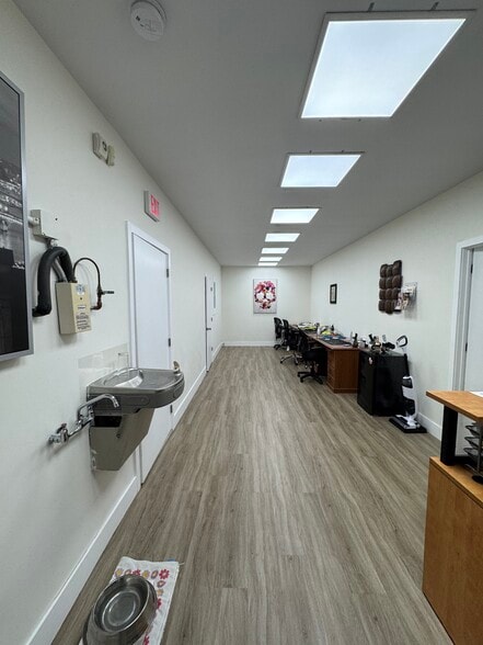 More Photos Of 1325 NW 98th Ct, Doral Warehouse For Sale