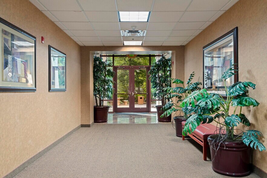 More Photos Of 5470 Kietzke Ln, Reno Office For Lease