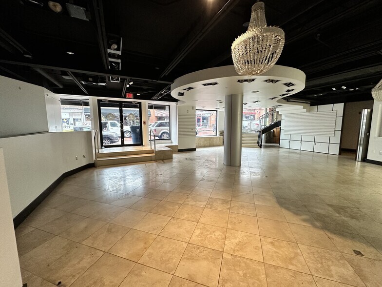 More Photos Of 186 Main St, Annapolis Storefront For Lease