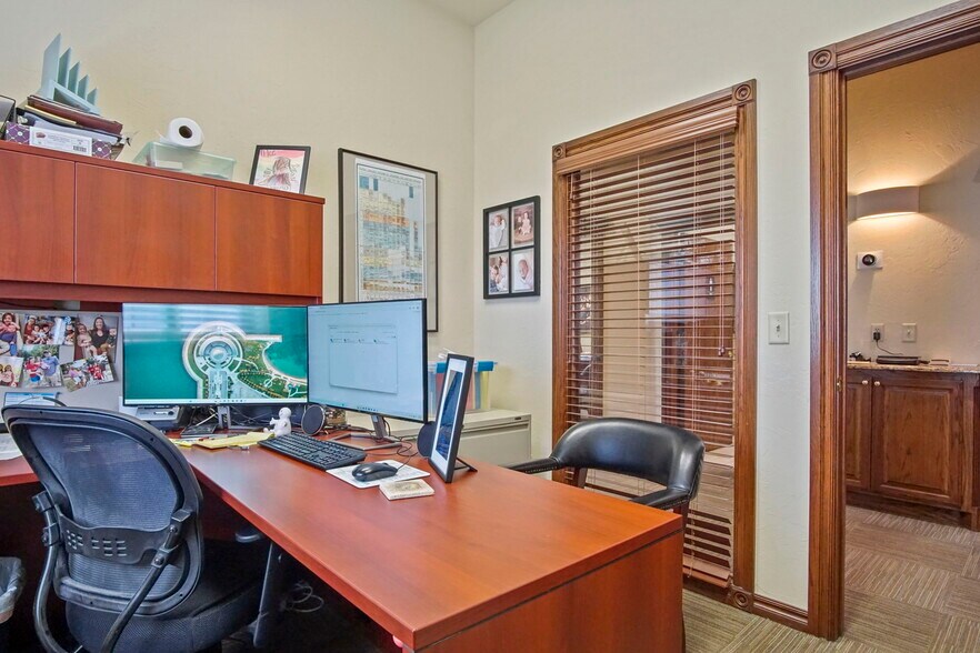 More Photos Of 1006 24th Ave NW, Norman Office For Sale